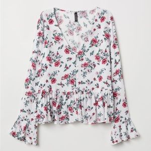 H&M Blouse with bell sleeves Size 4